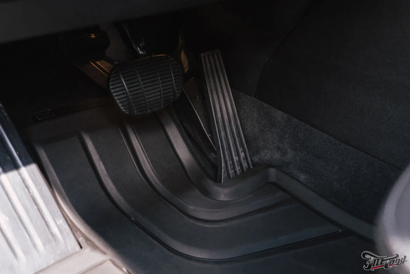 Химчистка салона и мойка подкапотного пространства BMW X1
